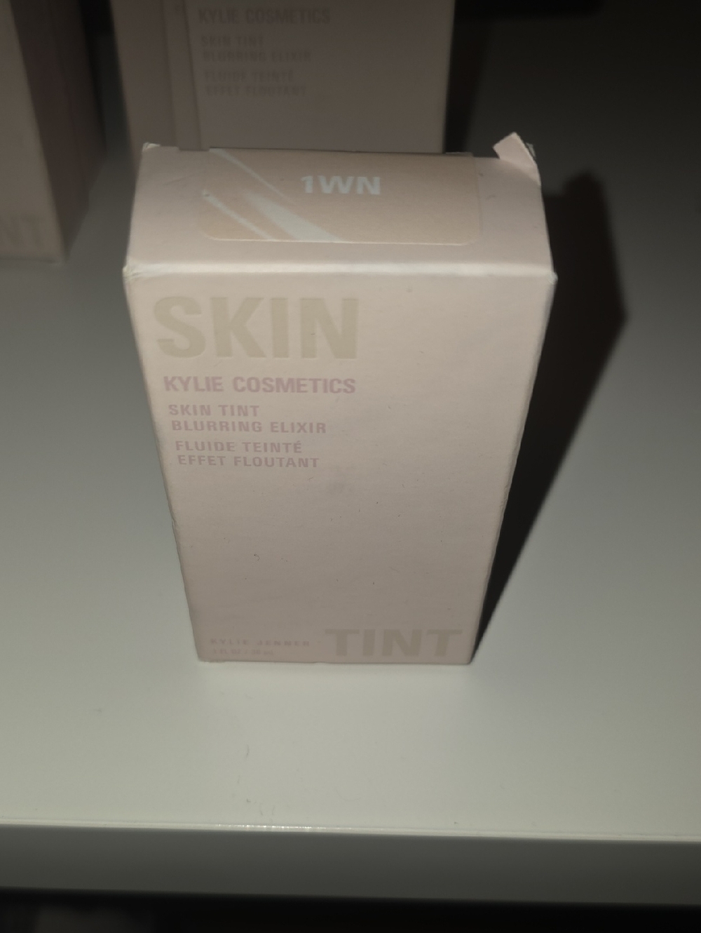 Kylie Cosmetics Skin Tint Blurring Elixir — Light Beige / Soft Pink Accents